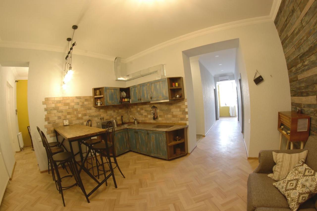 Hostel Nomad Tbilisi Luaran gambar