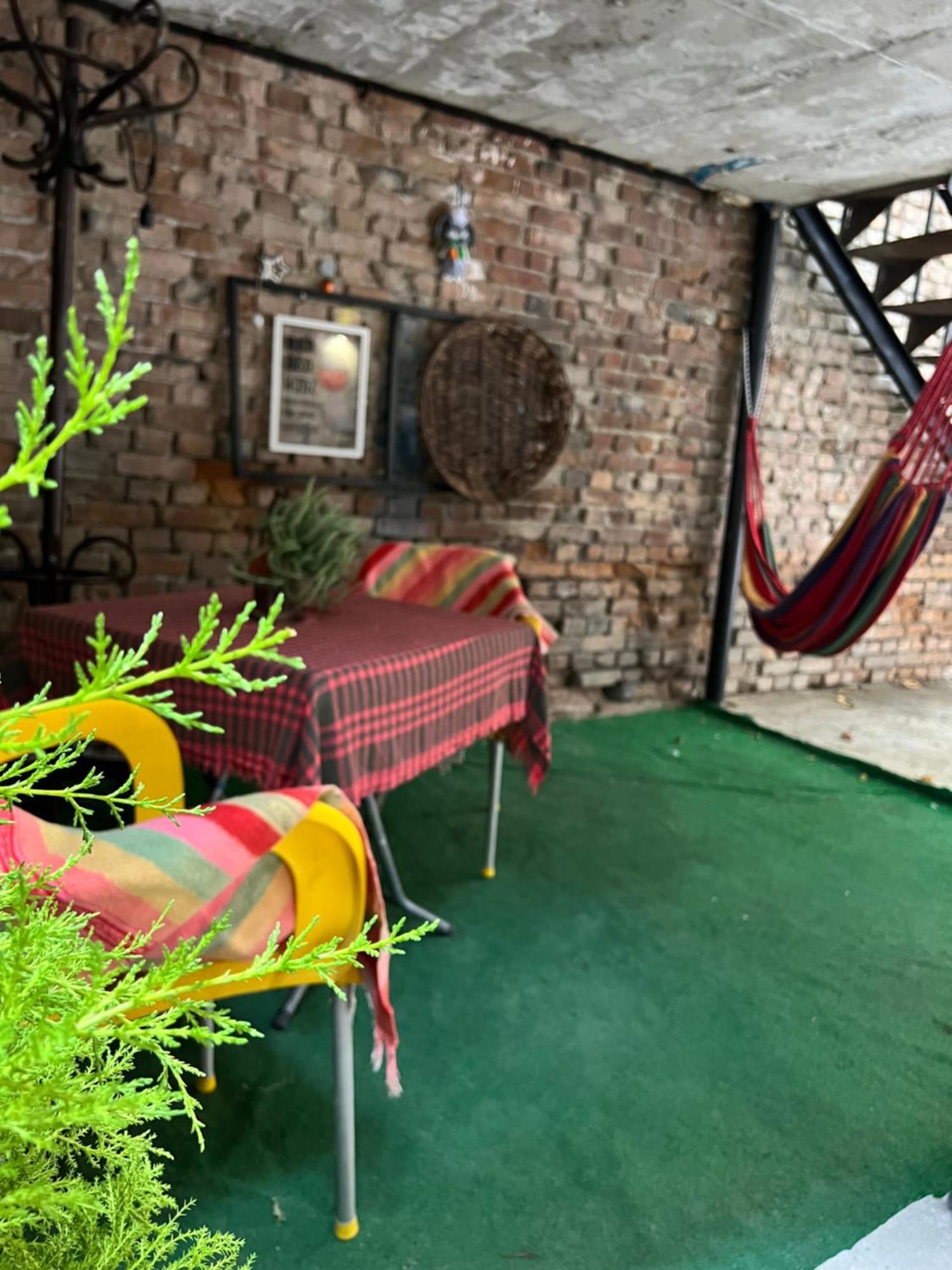 Hostel Nomad Tbilisi Luaran gambar