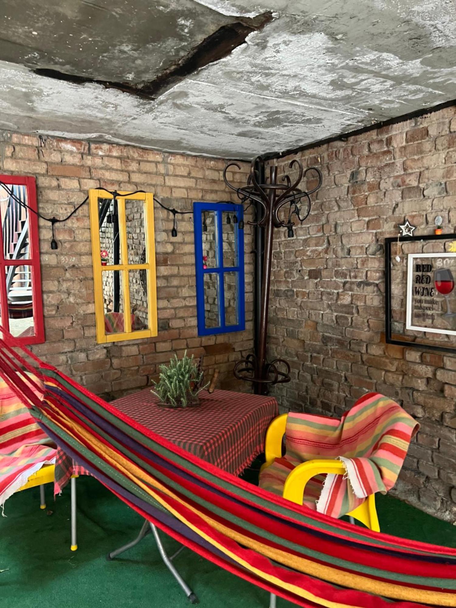 Hostel Nomad Tbilisi Luaran gambar
